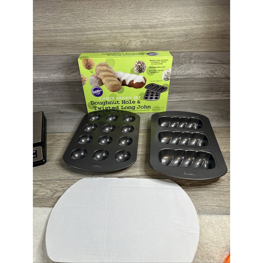 Baking Set Doughnut hole & Twister Long‎ John 2pc Set Of Wilton